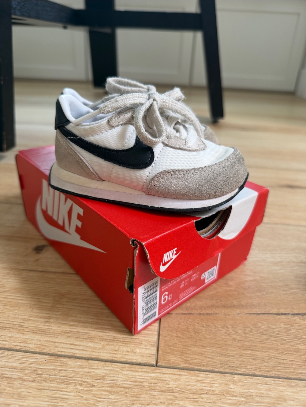 Nike Kids Vintage-Style Sneakers - White, Black, Taupe